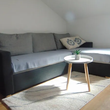Josip Apartment *